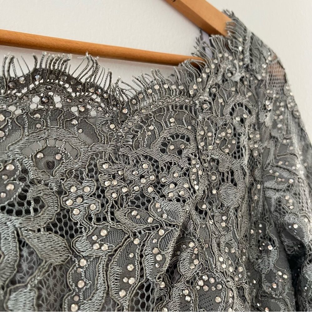 La Femme Elbow Sleeve Floral Lace with Ruching Gown 24926 in Platinum 4, NWT - Picture 4 of 9